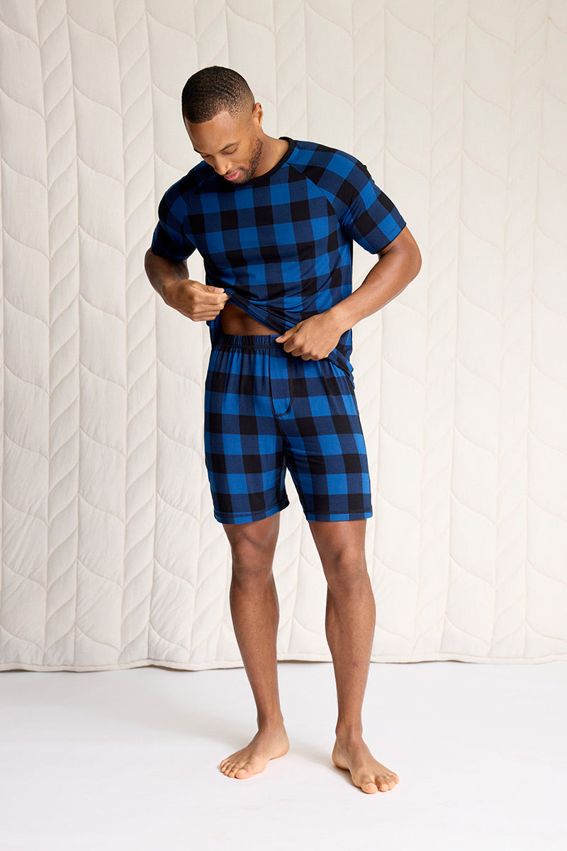 Brendan is 6'0", typically wears a size 32 pant, has a 40" chest and is wearing a size M