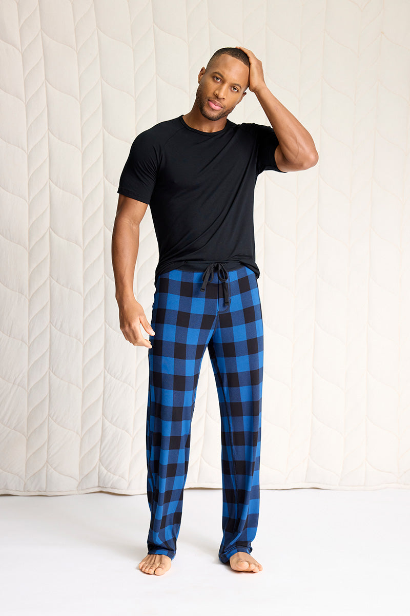 Brendan is 6'0", typically wears a size 32 pant, has a 40" chest and is wearing a size M