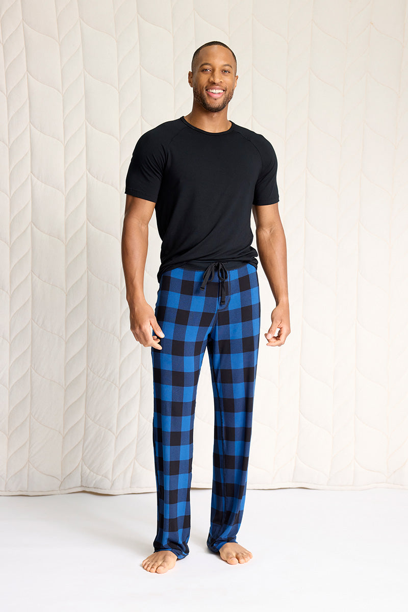 Brendan is 6'0", typically wears a size 32 pant, has a 40" chest and is wearing a size M