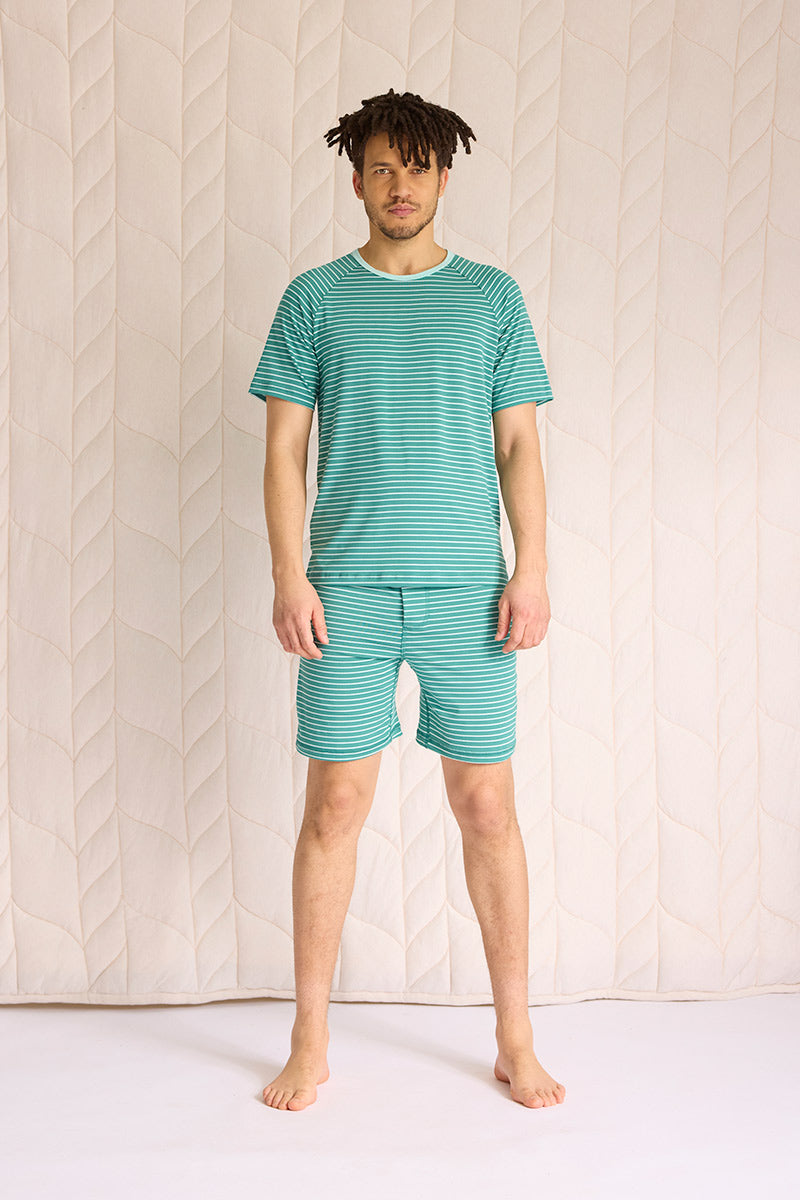 Trey is 6'2", typically wears a size 32 pant, has a 38" chest and is wearing a size medium