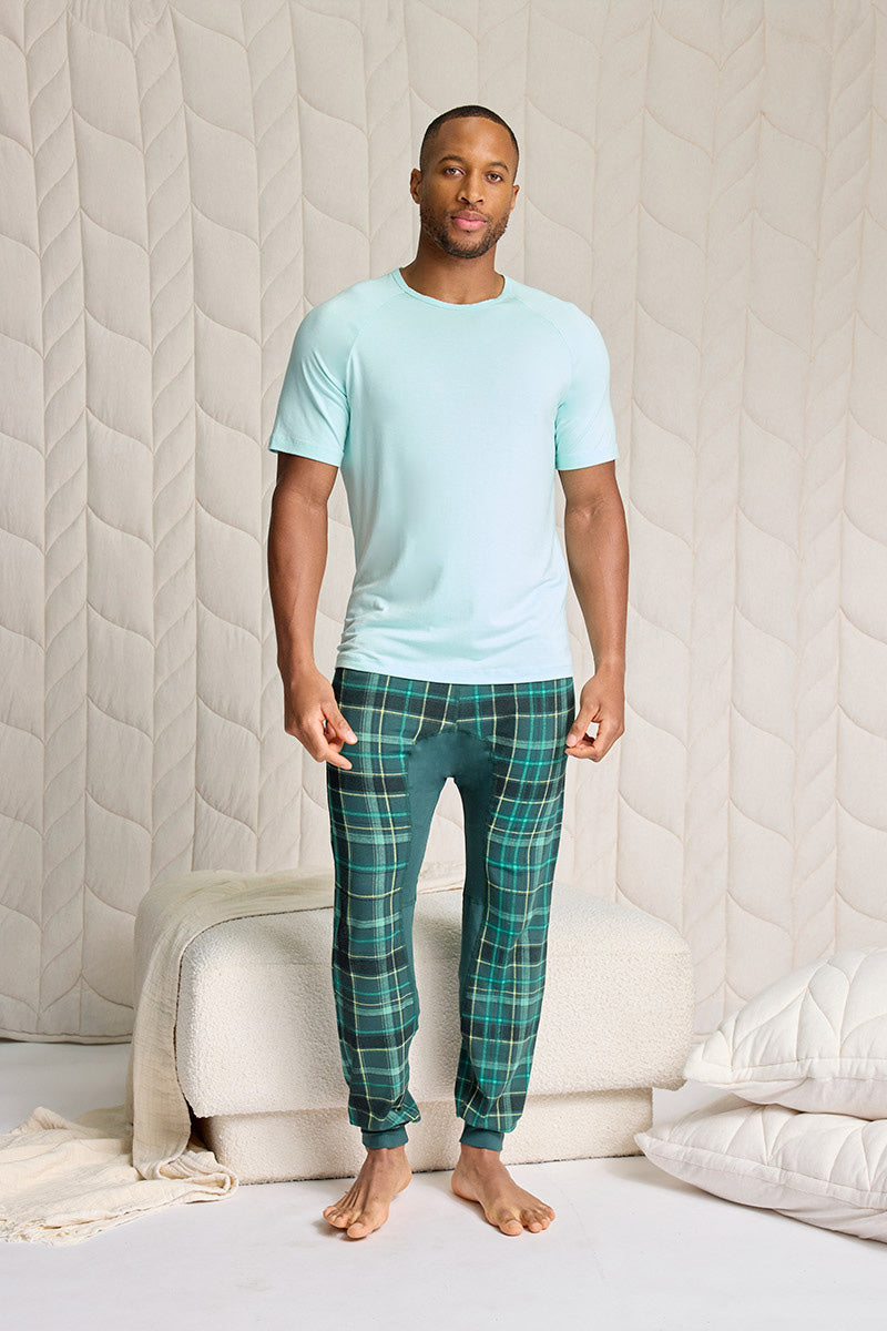 Brendan is 6'0", typically wears a size 32 pant, has a 40" chest and is wearing a size M