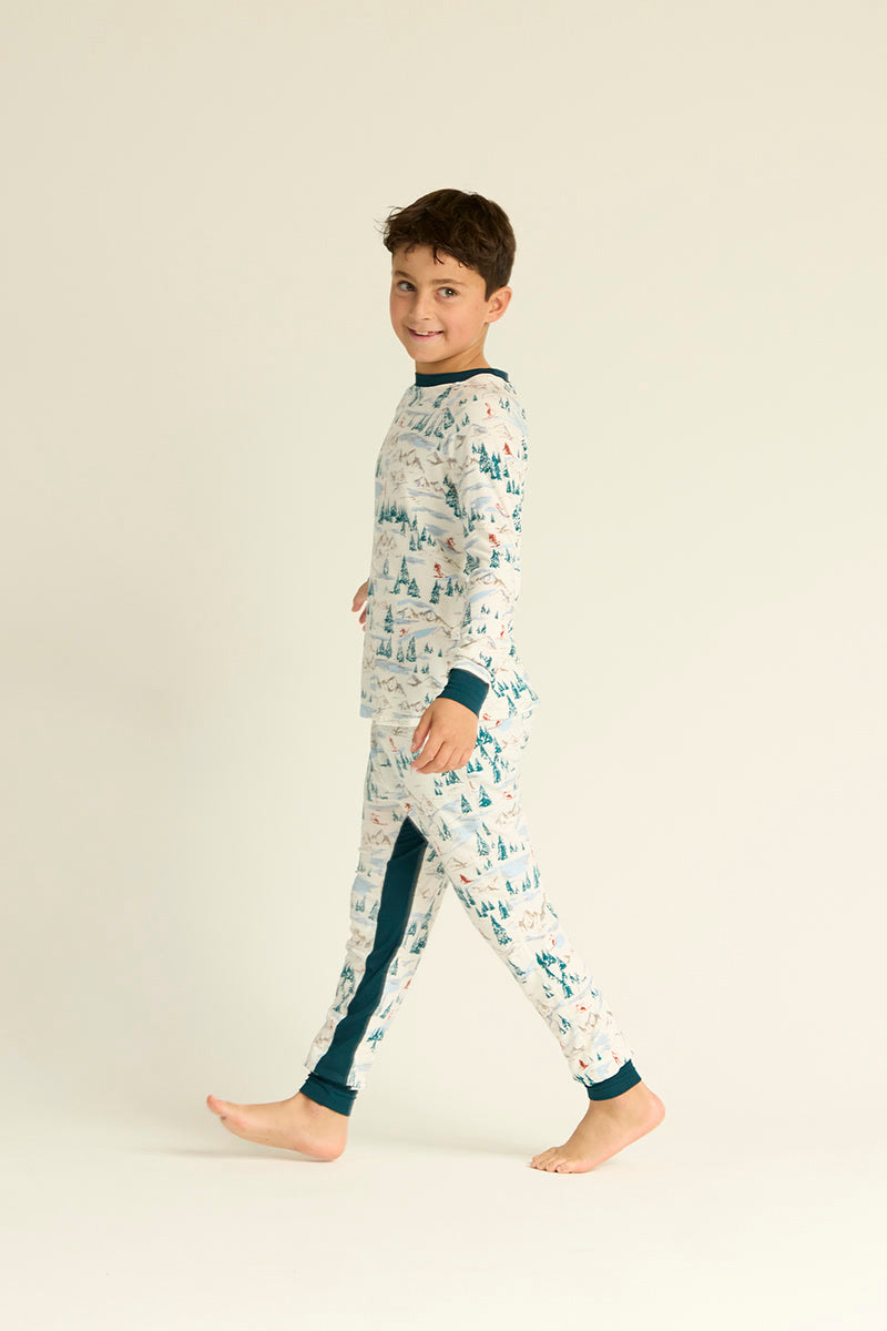 Ezra is wearing size 9/10