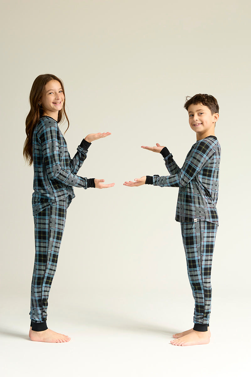 Tessa is wearing size 11/12 & Ezra is wearing size 9/10