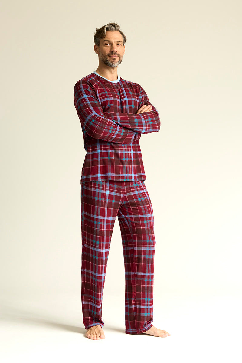 Matthew is 6'1", typically wears a size 32 pant, has a 42" chest and is wearing a size medium