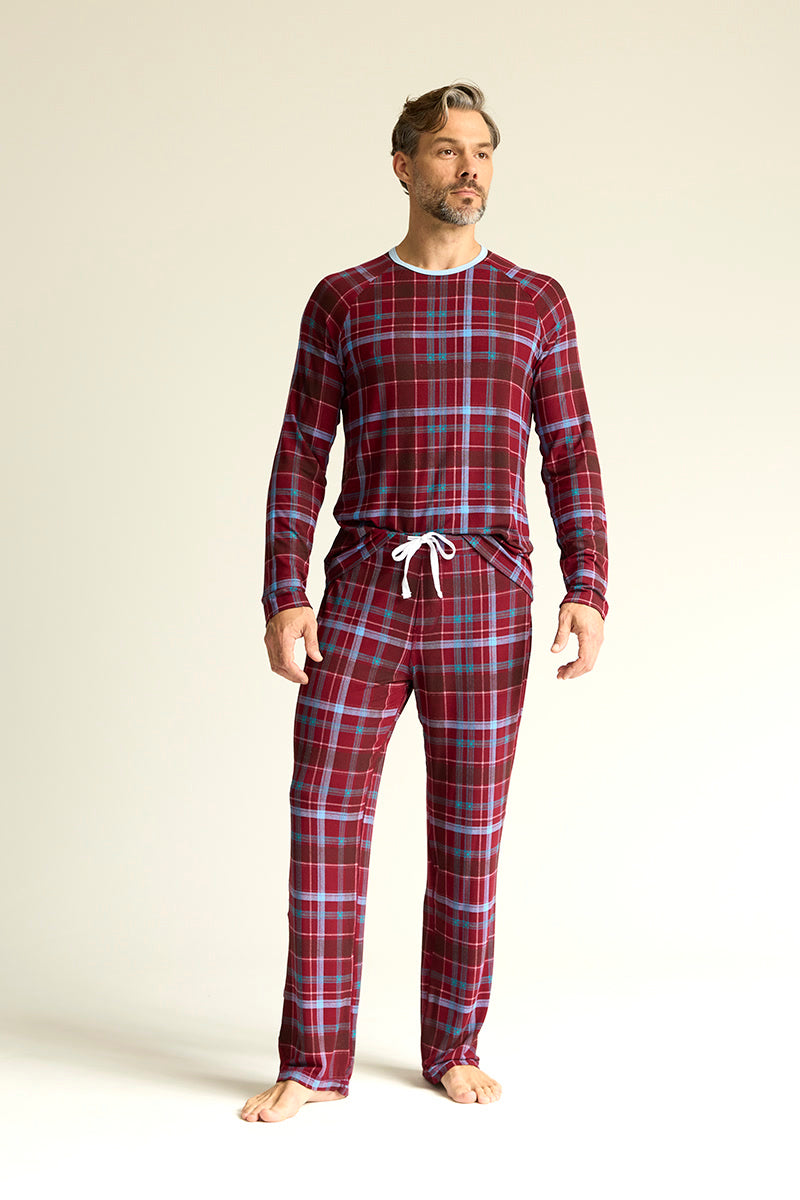 Matthew is 6'1", typically wears a size 32 pant, has a 42" chest and is wearing a size medium