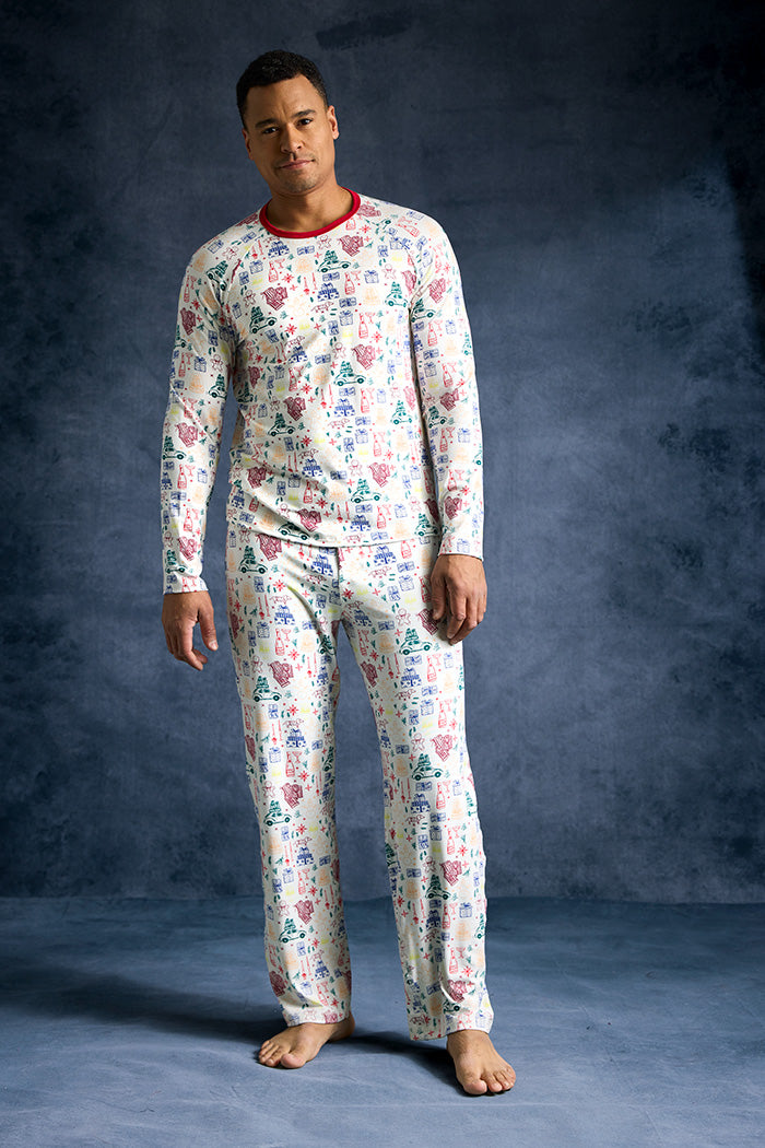 Stiver is 6'1", typically wears a size 34/36 pant, has a 42" chest, a 34" inseam and is wearing a size M