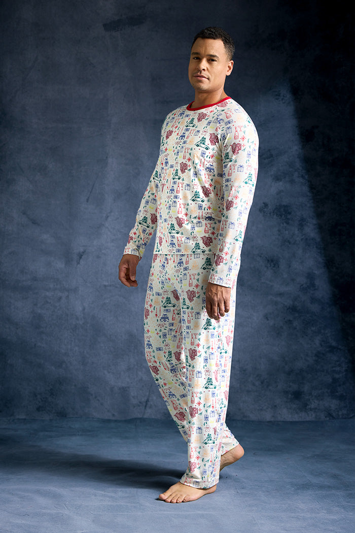 Stiver is 6'1", typically wears a size 34/36 pant, has a 42" chest, a 34" inseam and is wearing a size M