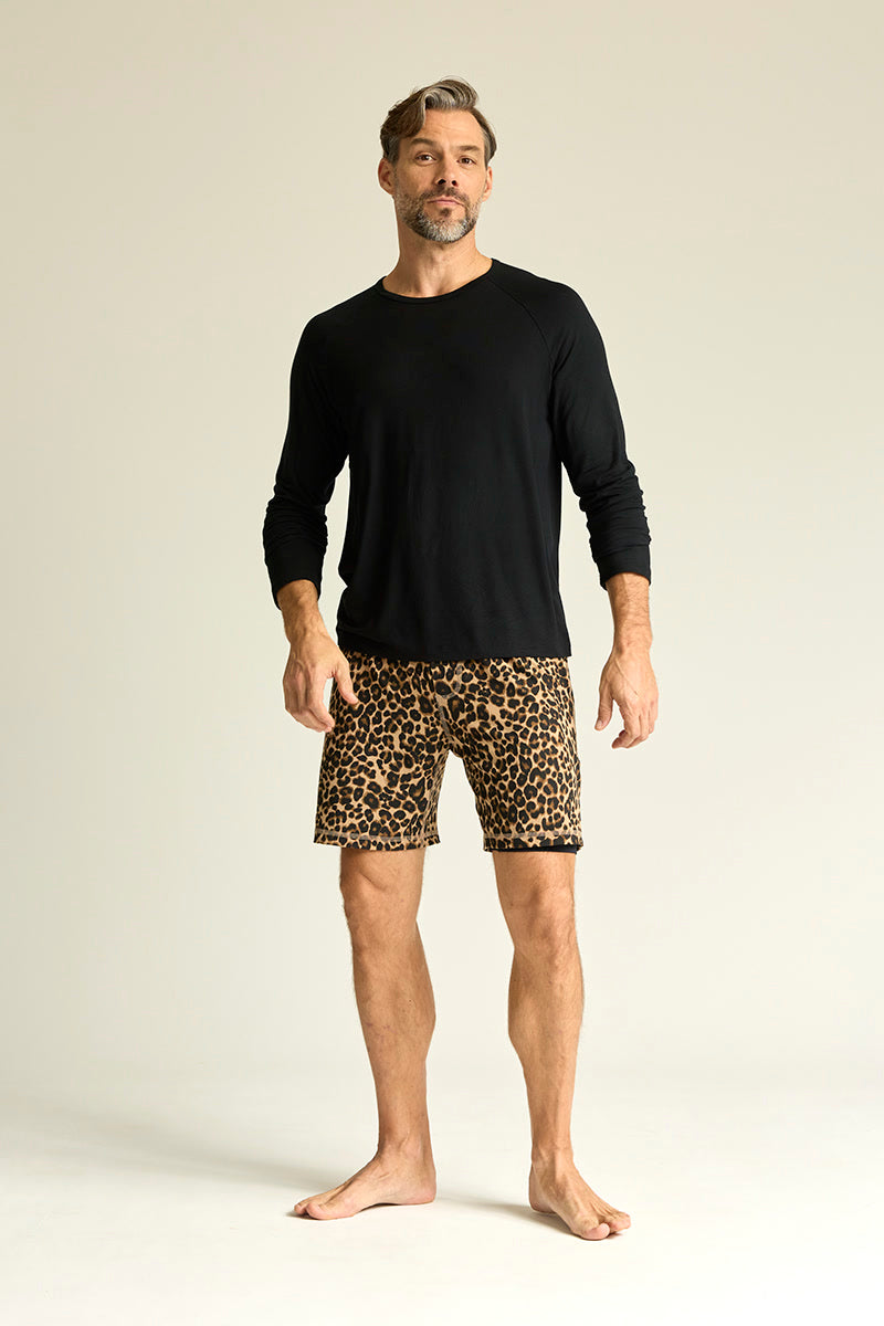 Matthew is 6'1", typically wears a size 32 pant, has a 42" chest and is wearing a size medium