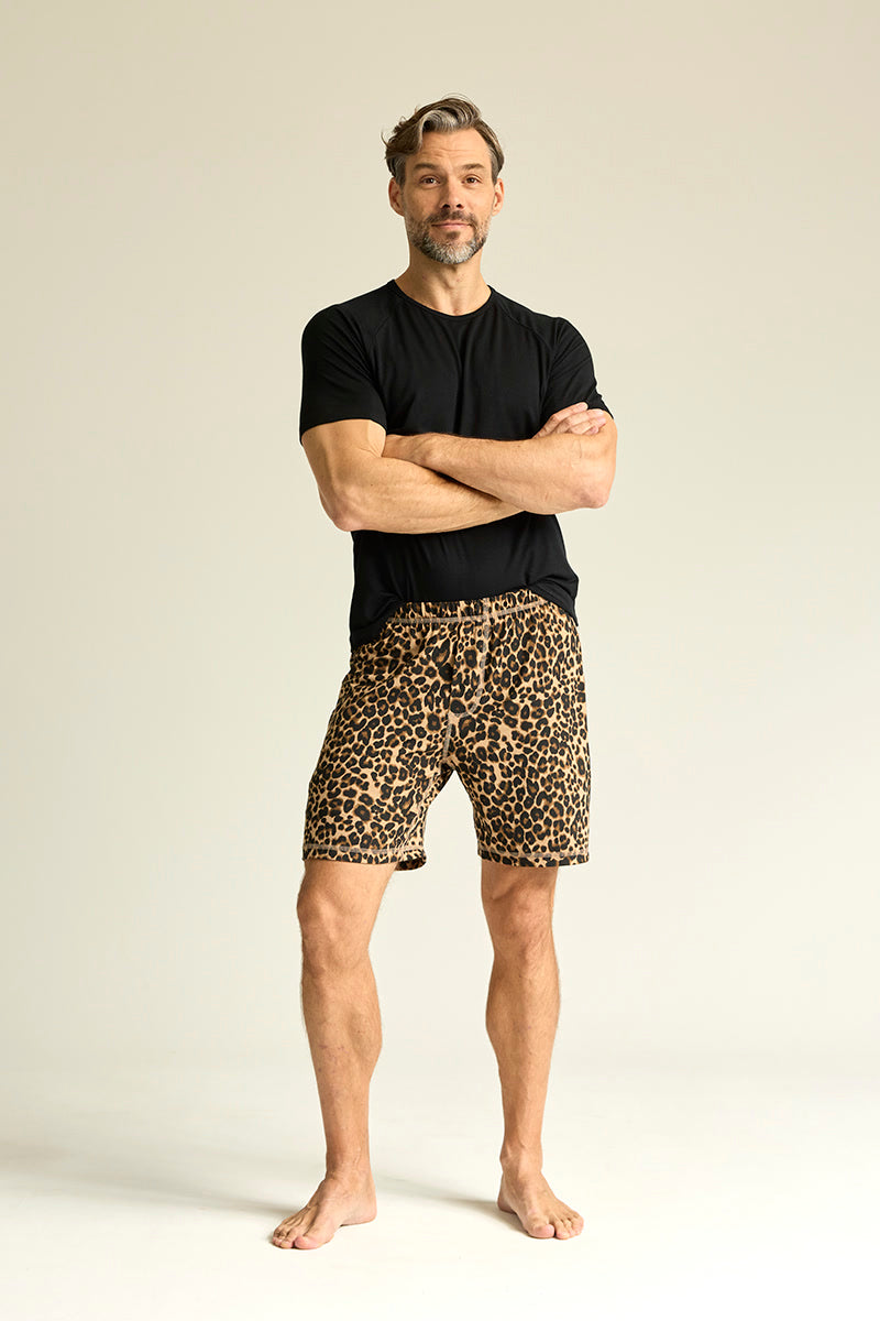 Matthew is 6'1", typically wears a size 32 pant, has a 42" chest and is wearing a size medium