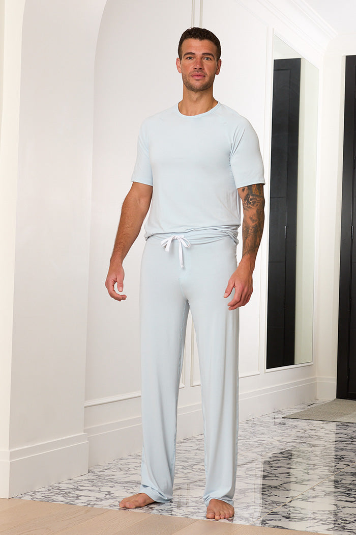 Adam is 6'1", typically wears a size 34 pant, has a 32" inseam and is wearing a size medium.