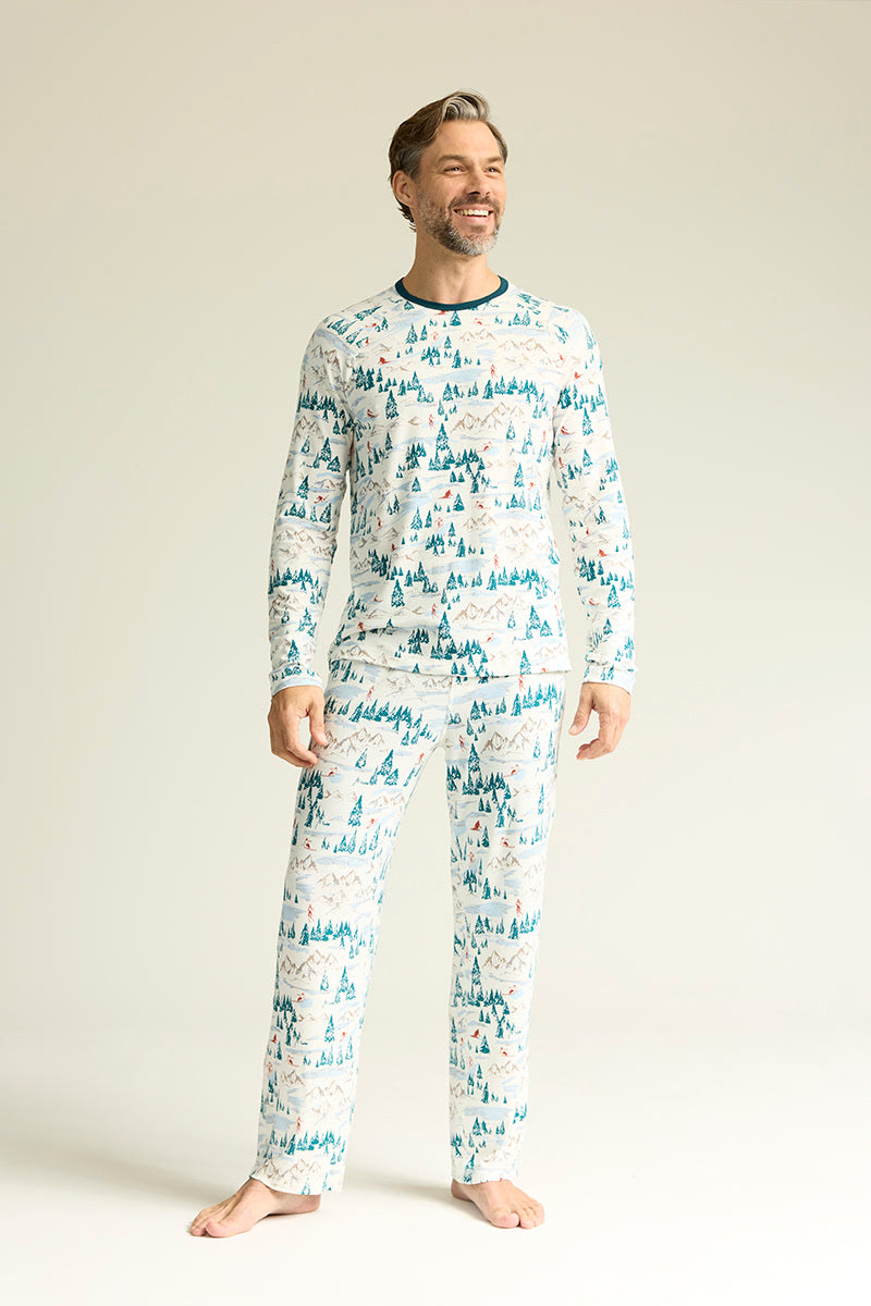 Matthew is 6'1", typically wears a size 32 pant, has a 42" chest and is wearing a size medium