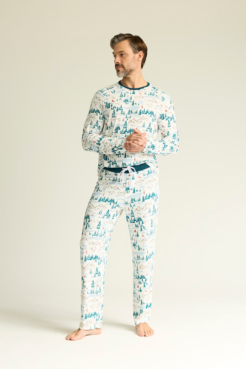 Matthew is 6'1", typically wears a size 32 pant, has a 42" chest and is wearing a size medium