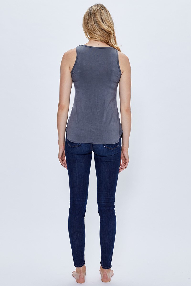 Amy is 5'10", typically wears a size 2 and is wearing a size small