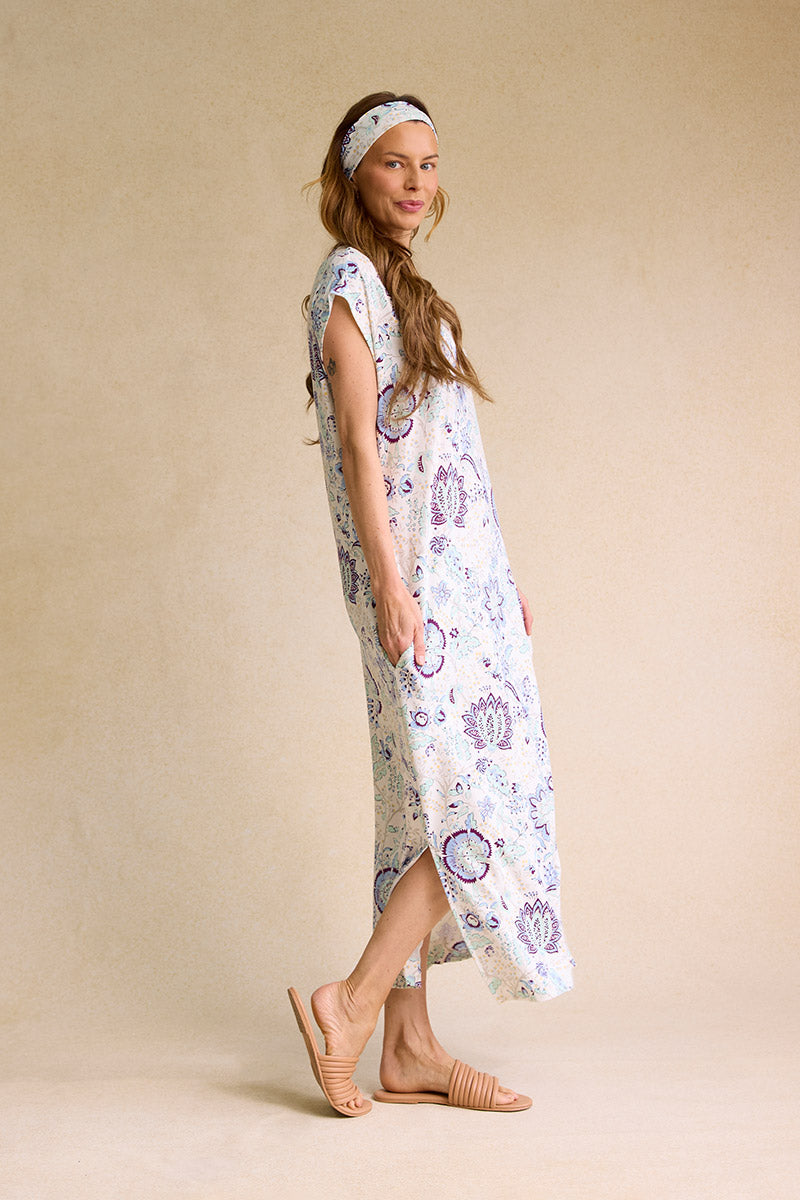 Carina is 5'8", typically wears a size 2 and is wearing a size small