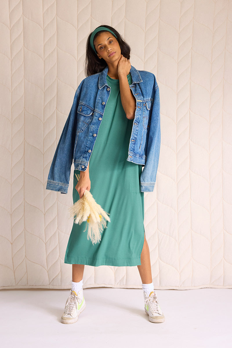 Tsanna is 5'10", typically wears a size 2 and is wearing a size small