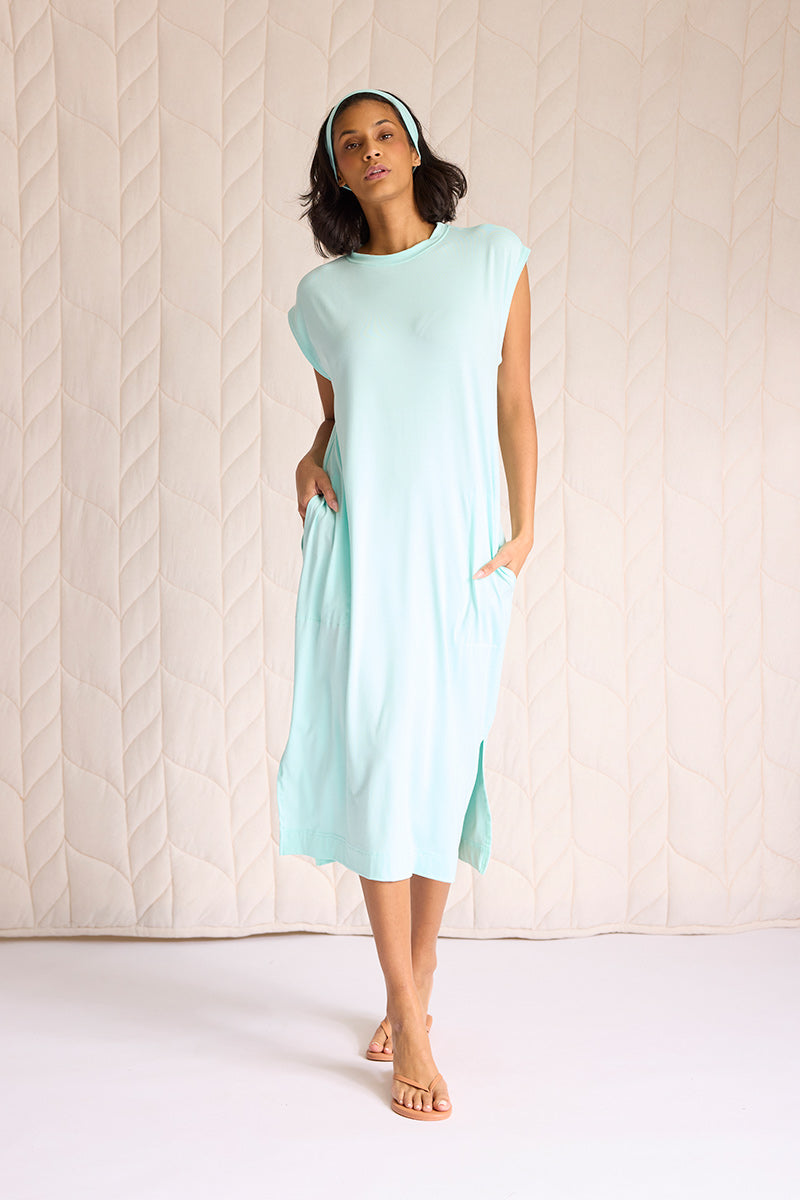 Tsanna is 5'10", typically wears a size 2 and is wearing a size small