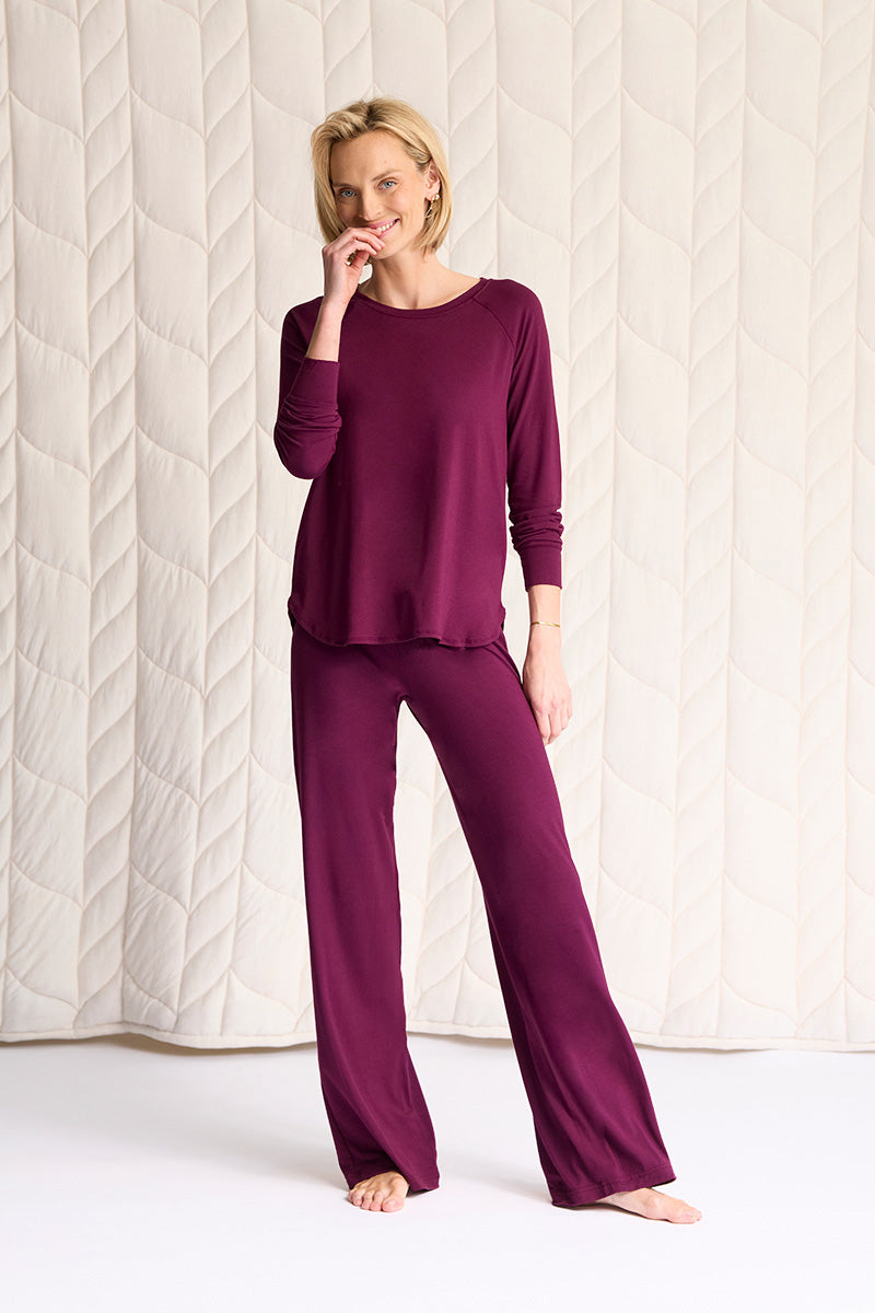 Elyse is 5'9", typically wears a size 2 and is wearing a size small