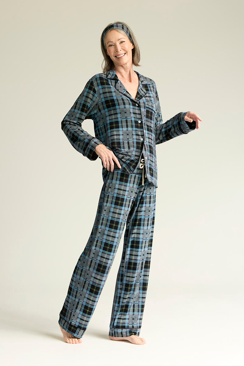 Angela is 5'11", typically wears a size 2 and is wearing a size small