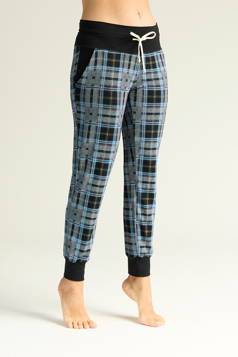 Adecia is 5'9", typically wears a size 6/8 and is wearing a size medium