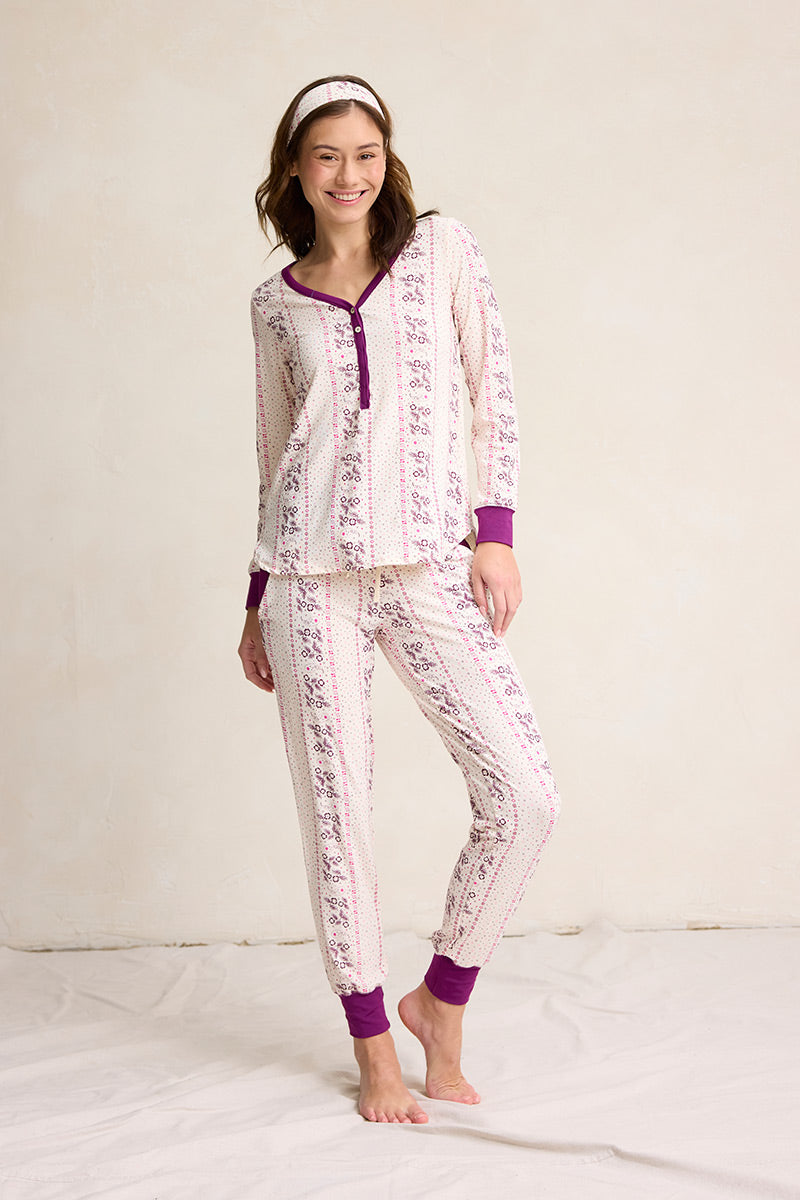 Una is 5'10", typically wears a size 2 and is wearing a size small