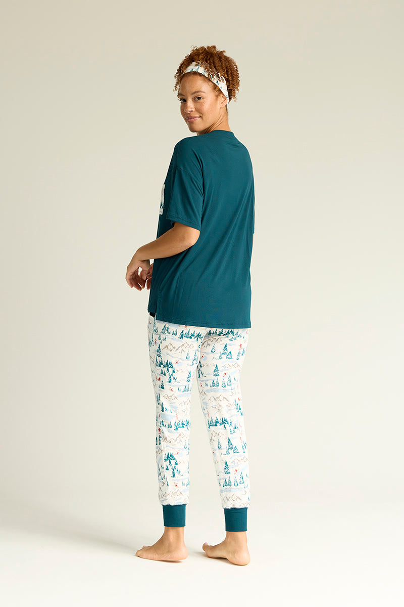 Adecia is 5'9", typically wears a size 6/8 and is wearing a size medium