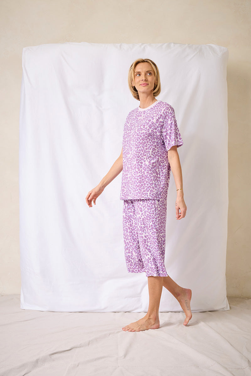 Elyse is 5'9", typically wears a size 2 and is wearing a size small