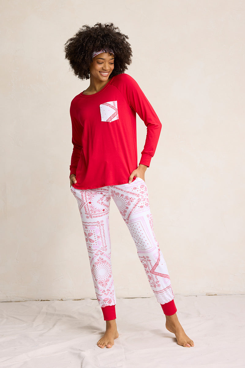 Sam is 5'9", typically wears a size 4 and is wearing a size small