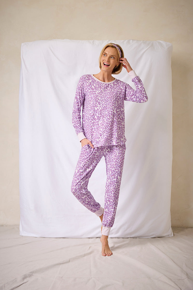 Elyse is 5'9", typically wears a size 2 and is wearing a size small