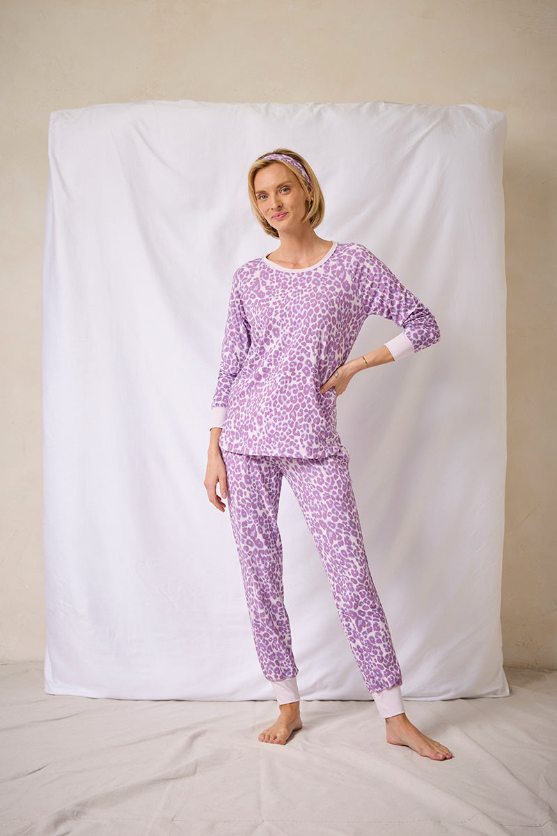 Elyse is 5'9", typically wears a size 2 and is wearing a size small