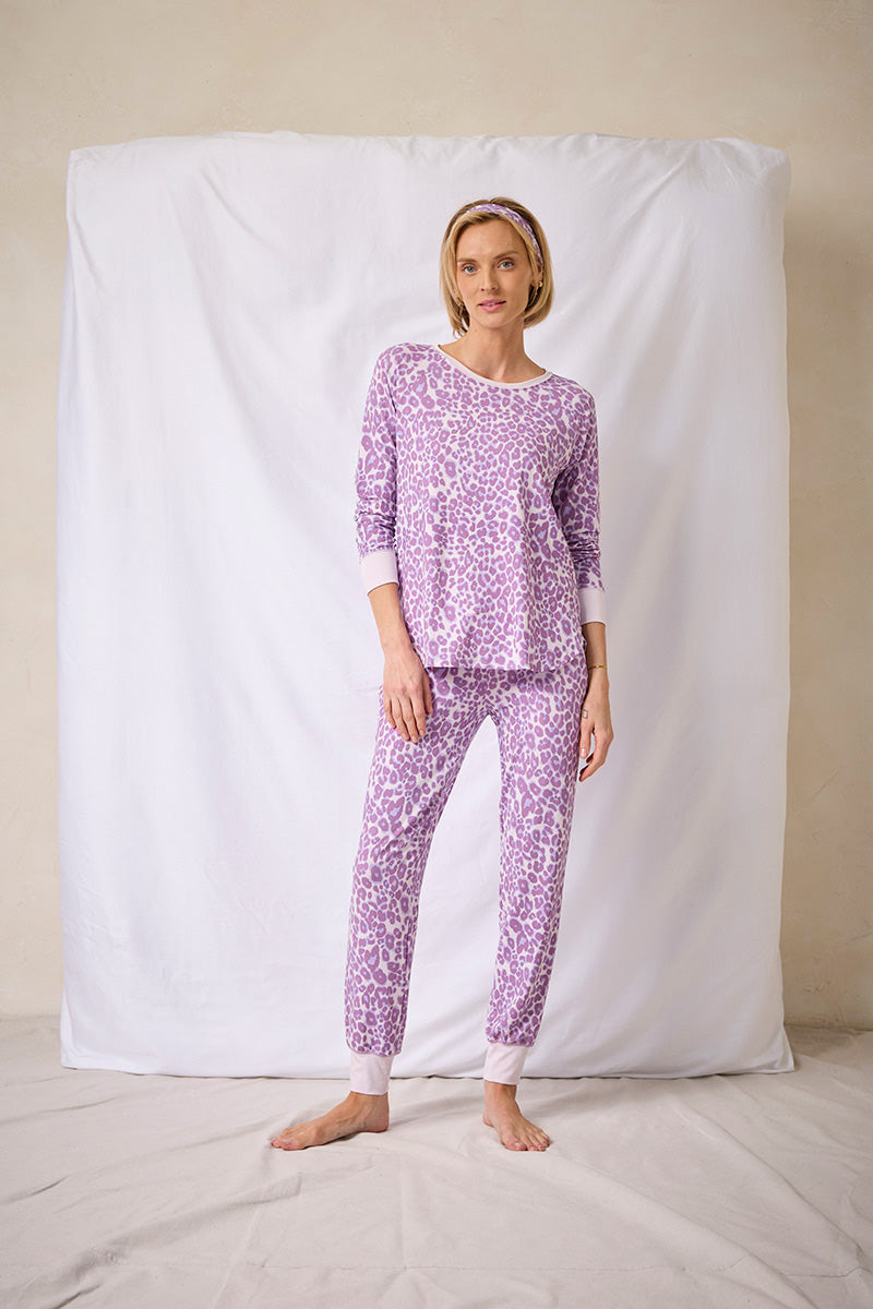 Elyse is 5'9", typically wears a size 2 and is wearing a size small