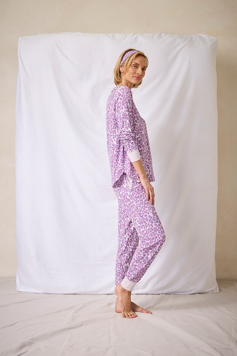 Elyse is 5'9", typically wears a size 2 and is wearing a size small