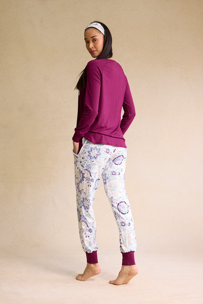 Kimberley is 5'8", typically wears a size 4 and is wearing a size small