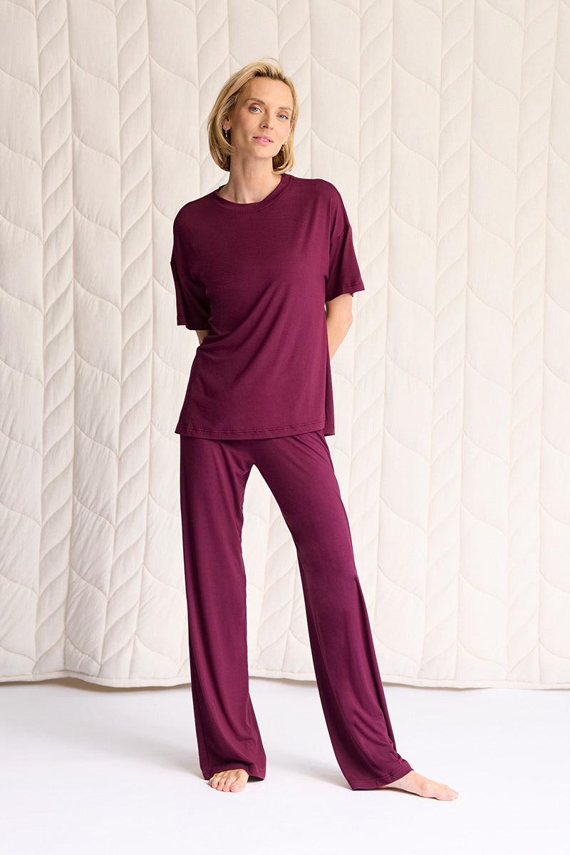Elyse is 5'9", typically wears a size 2 and is wearing a size small