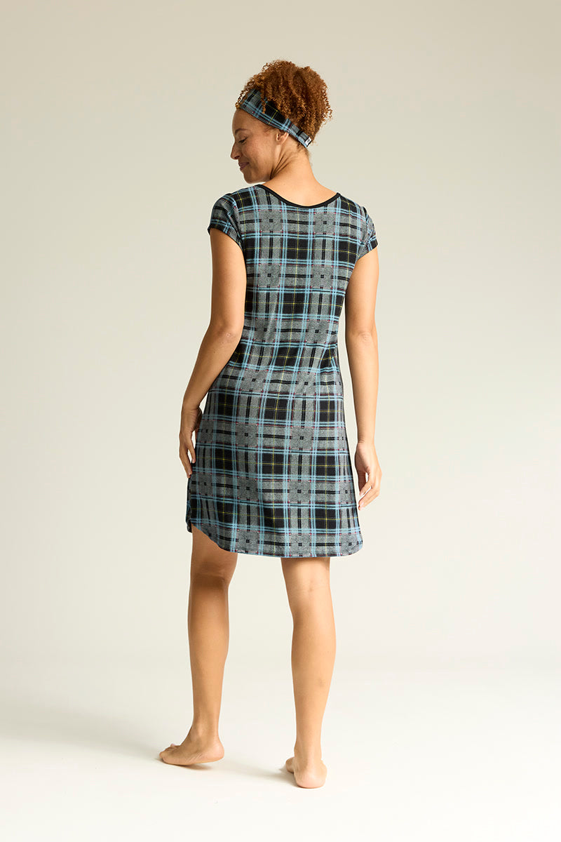 Adecia is 5'9", typically wears a size 6/8 and is wearing a size medium