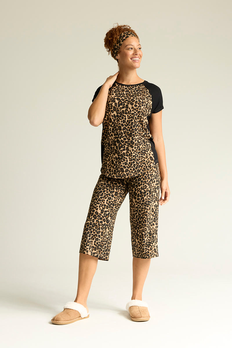 Adecia is 5'9", typically wears a size 6/8 and is wearing a size medium
