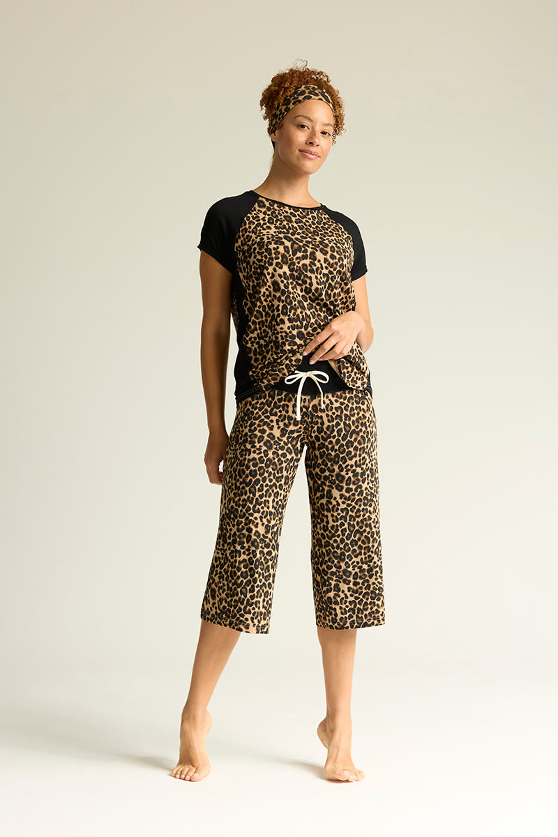 Adecia is 5'9", typically wears a size 6/8 and is wearing a size medium