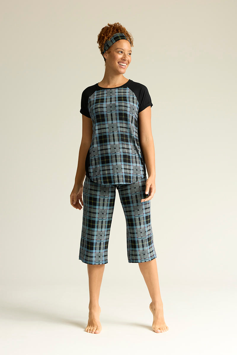Adecia is 5'9", typically wears a size 6/8 and is wearing a size medium