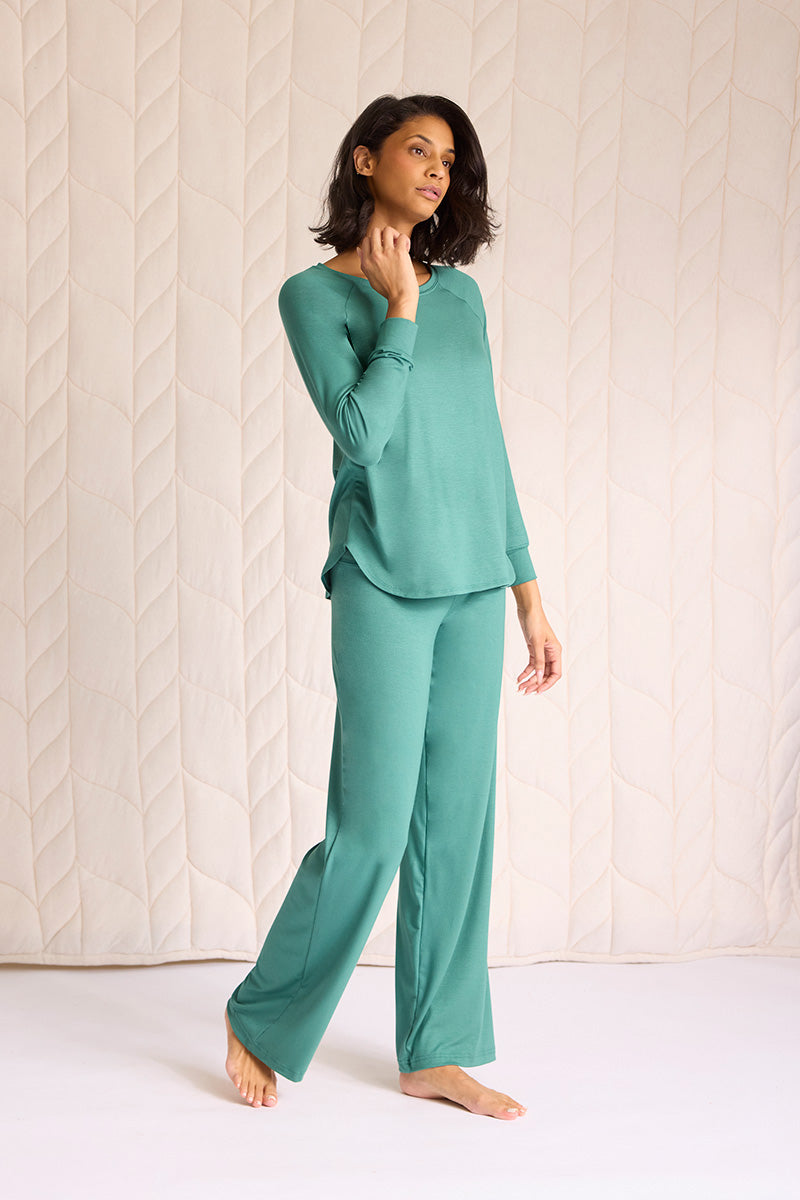 Tsanna is 5'10", typically wears a size 2 and is wearing a size small